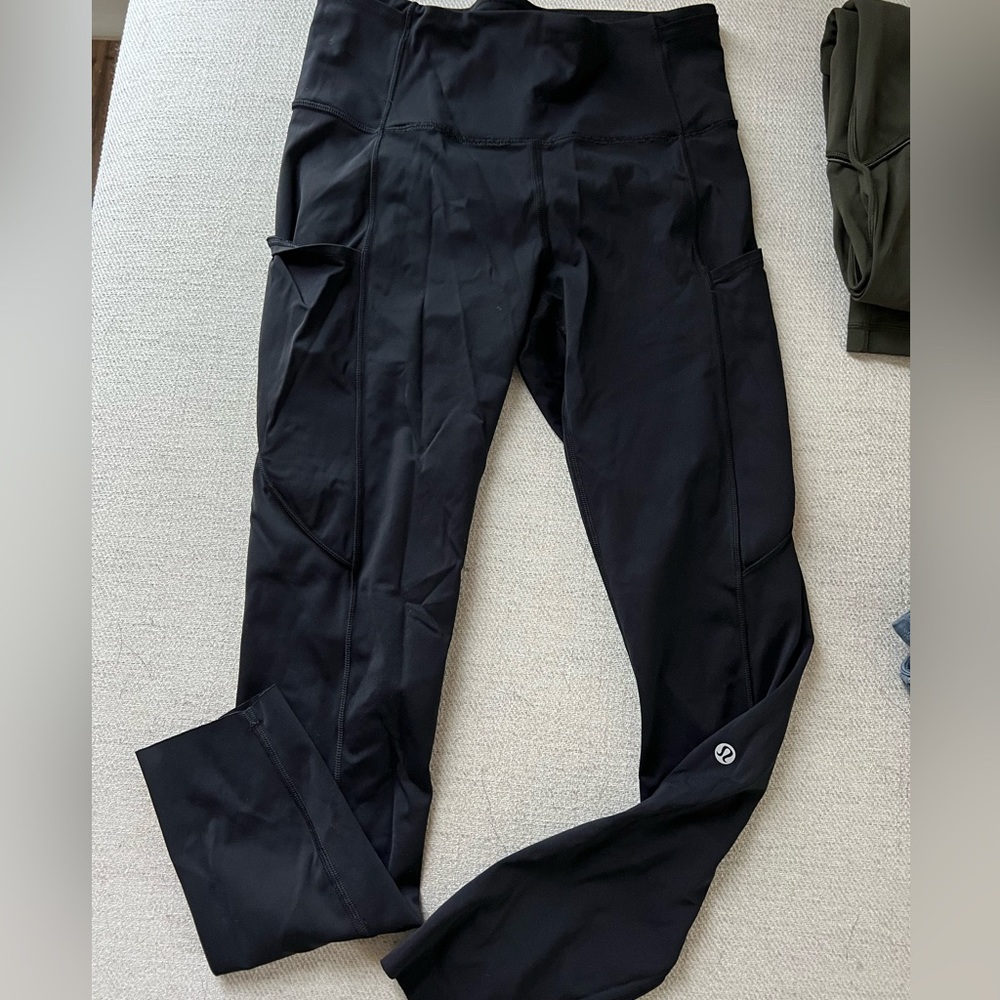 Women’s Lululemon Black leggings - 25”